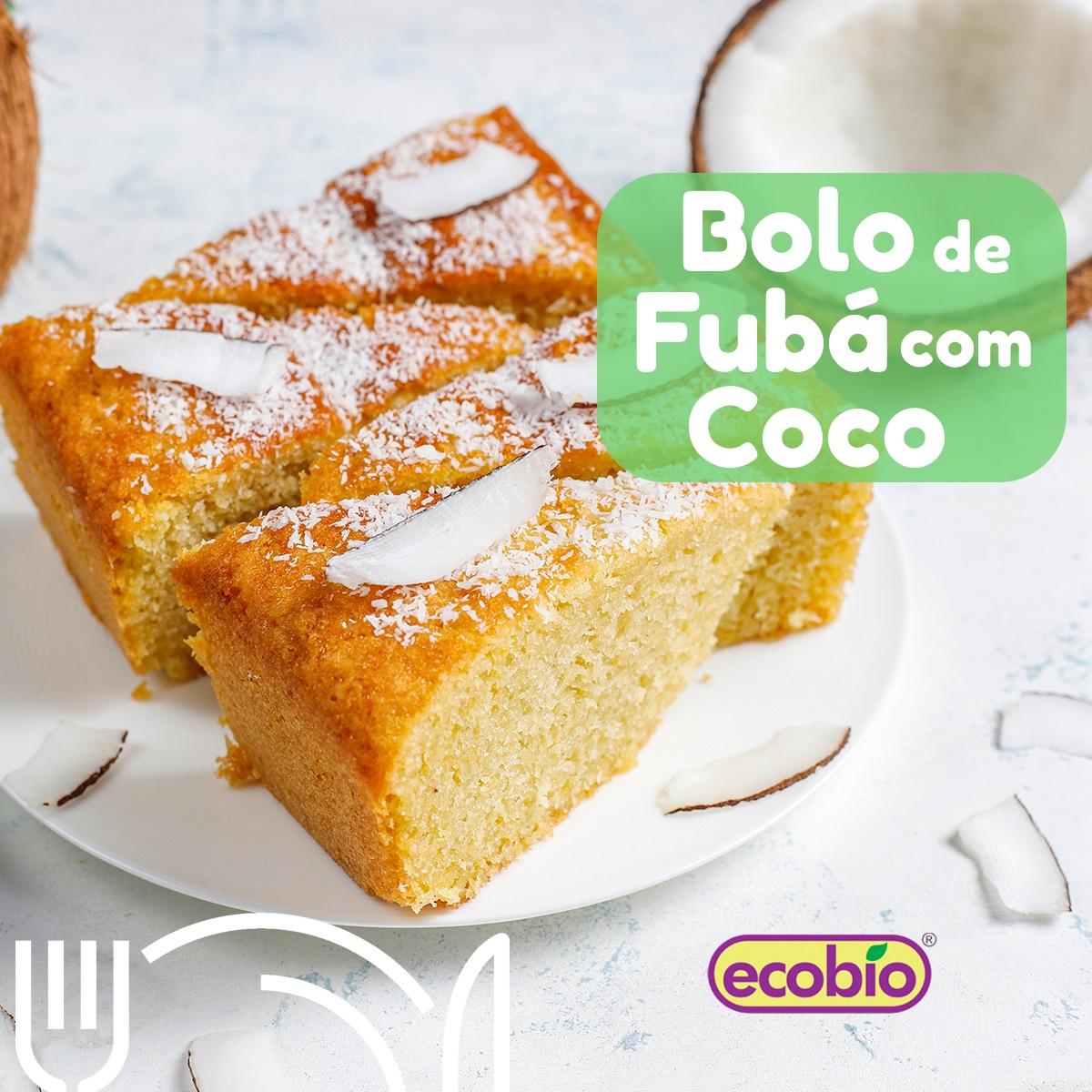 Bolo de fubá com coco